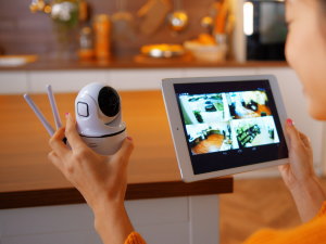 ネットワークカメラ・監視カメラ・インターネットカメラ・遠隔地からの操作でさまざまな対応